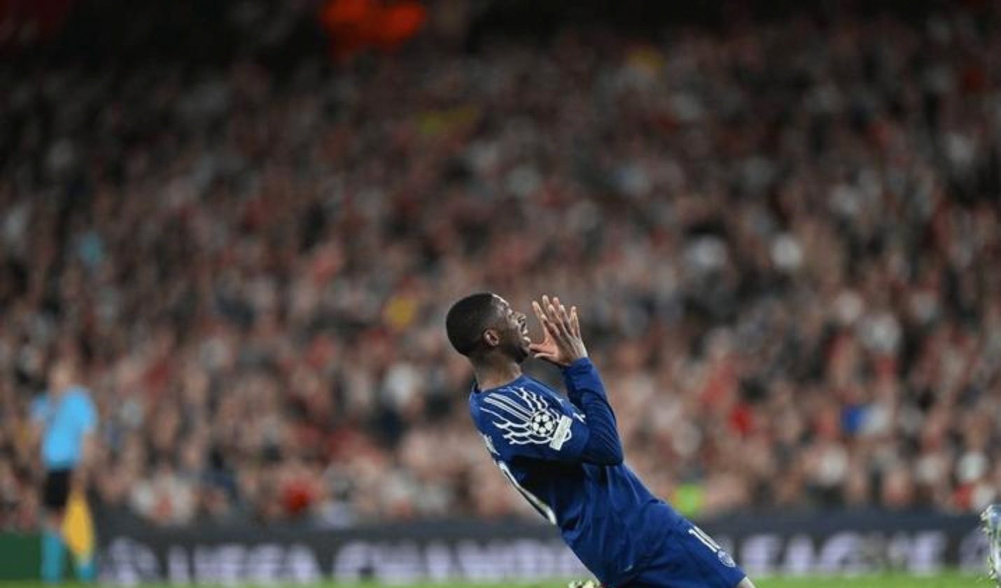 包含加时末段勒沃库森伤情更新巴黎圣日耳曼今晚豪取连胜，现场解说直呼：俄克拉荷马雷霆转会期外线爆发的词条